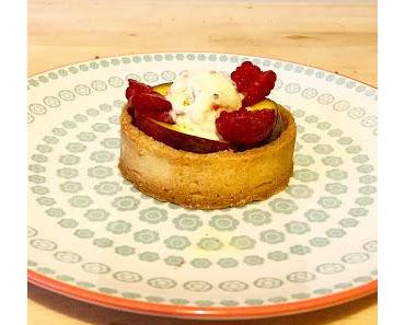 Tartelettes aux pêches, sirop de verveine, framboises, glace vanille copeaux de chocolat façon Stracciatella