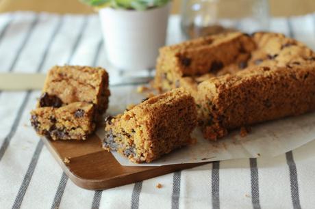 Blondies aux pépites de chocolat noir et pralin