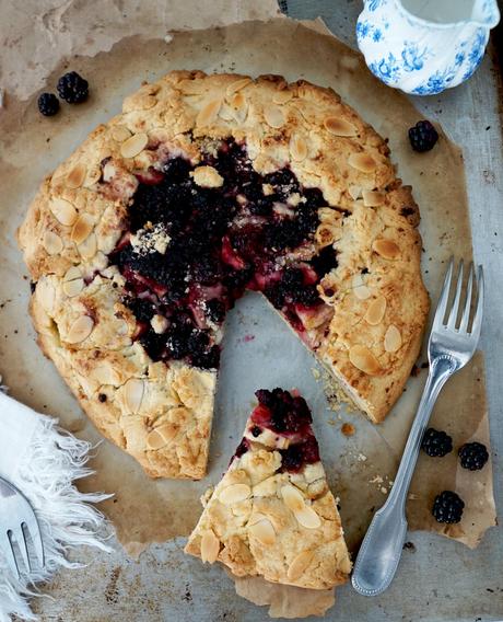 Tarte rustique mûres sauvages et pommes/ blackberries and apple pie