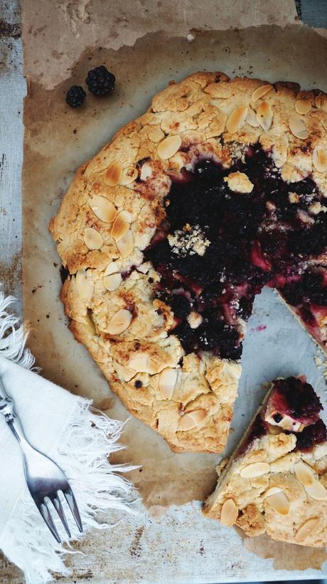 Tarte rustique mûres sauvages et pommes/ blackberries and apple pie