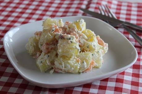 Salade tiède de pommes de terre au saumon fumé