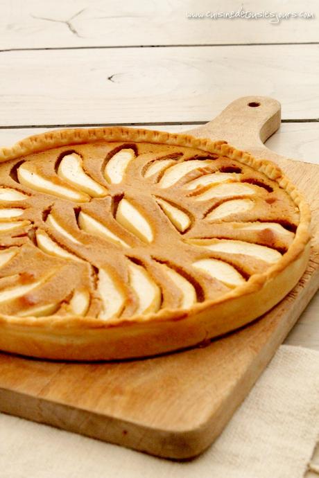 Tarte aux poires et speculoos - www.cuisinedetouslesjours.com