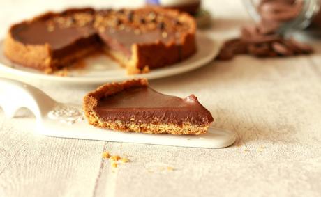 Tarte sablée au chocolat Jivara, caramel et pralin