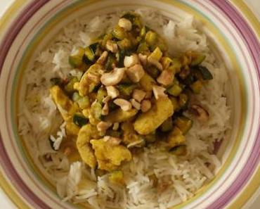 Poulet sauté aux courgettes et noix de cajou