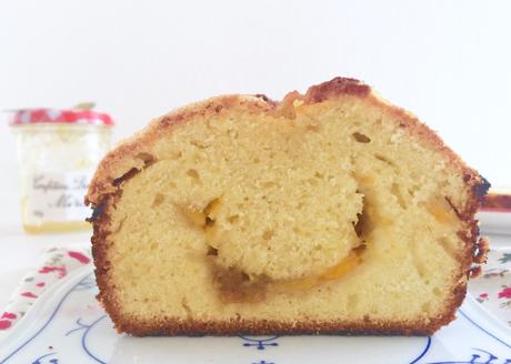 Cake à l’avocat et confiture de mirabelle