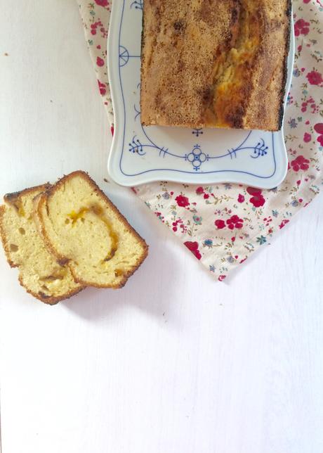 Cake à l’avocat et confiture de mirabelle