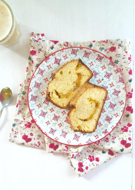 Cake à l’avocat et confiture de mirabelle