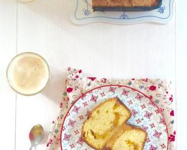 Cake à l’avocat et confiture de mirabelle
