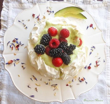 Pavlova Avocat Fruits Rouges