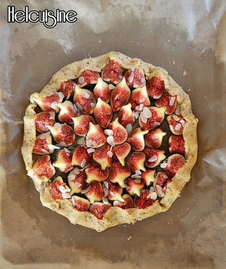 Tarte rustique aux figues et noisettes