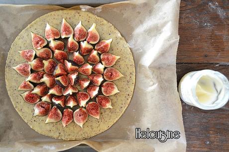 Tarte rustique aux figues et noisettes