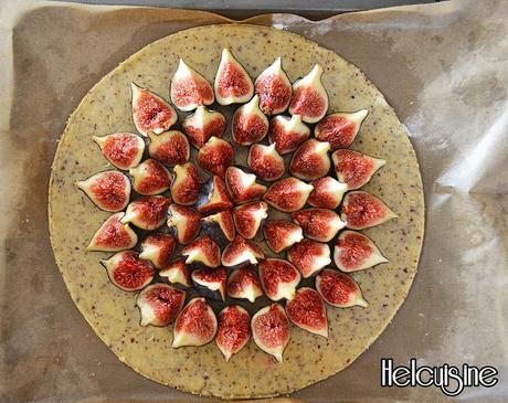 Tarte rustique aux figues et noisettes