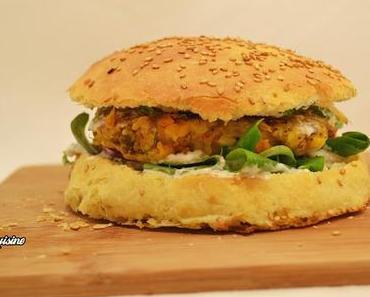 Hamburger Végétarien avec une galette de légumes