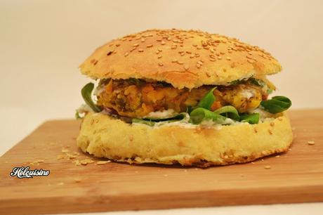 Hamburger Végétarien avec une galette de légumes