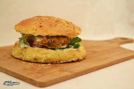 Hamburger Végétarien avec une galette de légumes