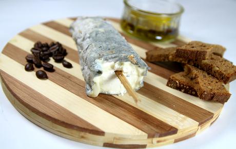 Fromage de chèvre frais, huile parfumée au café