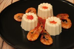 Crevettes flambées et panna cotta au Baileys