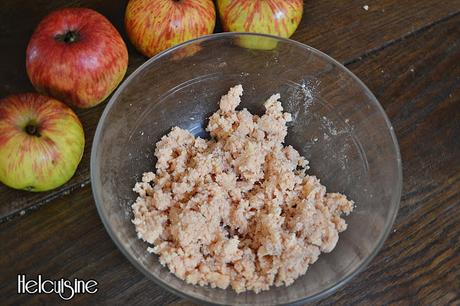 Crumble pommes, amandes et poudre de macarons