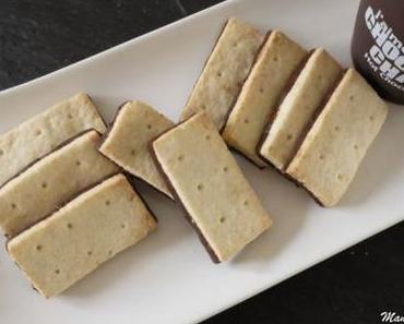 Shortbreads au beurre de coco en coque de chocolat