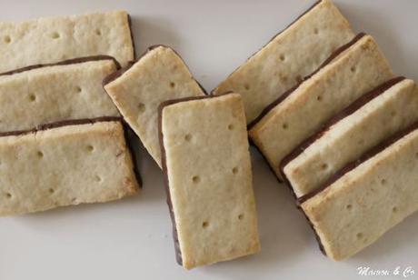 Shortbreads au beurre de coco en coque de chocolat