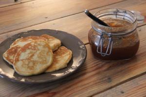 Pancakes et confiture pomme cannelle maison