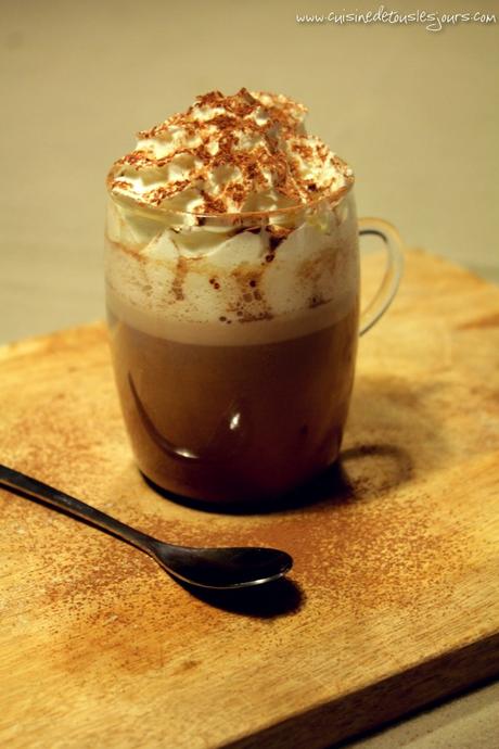 Pumpkin & Spicy Hot Chocolate - www.cuisinedetouslesjours.com