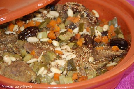 Tajine de boeuf pruneau, amande et sésame