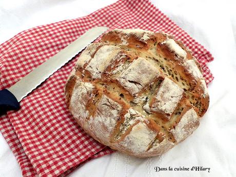 Pain boule aux graines de lin / Linen seeds round rustic bread