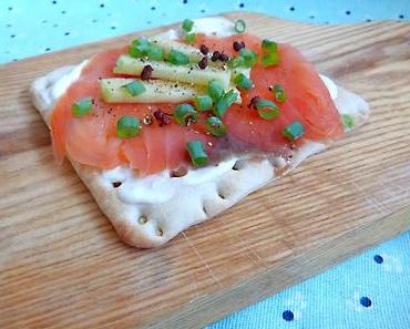 Tartines nordiques au saumon fumé et crème au raifort / Smoked salmon nordic toats and horseradish cream