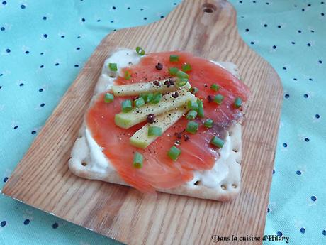 Tartines nordiques au saumon fumé et crème au raifort / Smoked salmon nordic toats and horseradish cream