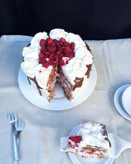 Layer cake chocolat vanille framboise 