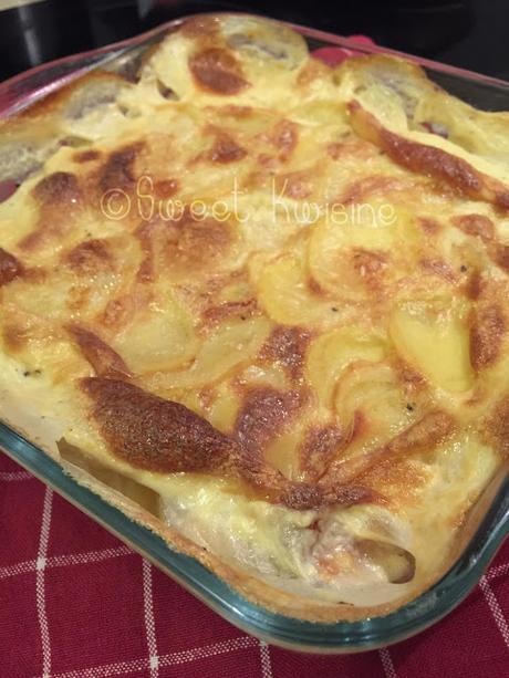 sweet kwisine, gratin, pommes de terre, cuisine française, ail, lait crème, gratin dauphinois, recette traditionnelle, végétarien