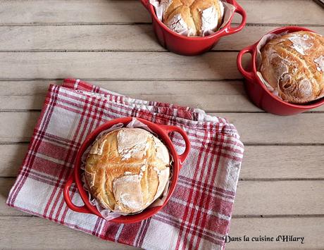 Petits pains en mini-cocottes / Small breads cooked in mini casserole-dish