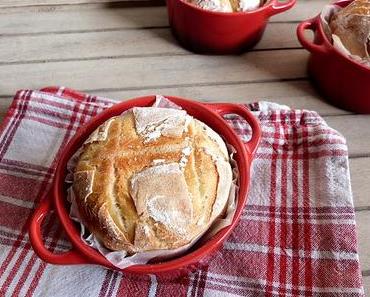 Petits pains en mini-cocottes / Small breads cooked in mini casserole-dish