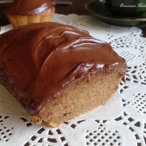 Petits Cakes au Café glacés au chocolat