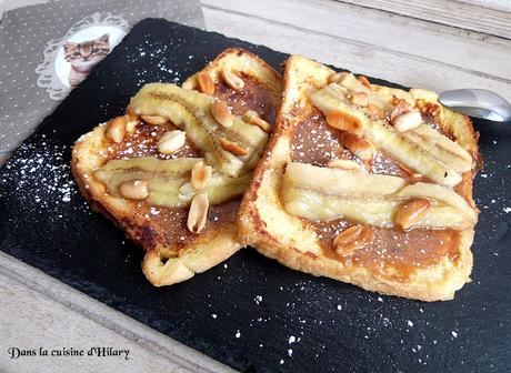 Pain perdu à la banane, au caramel et cacahuètes / Banana, caramel and peanut French toast