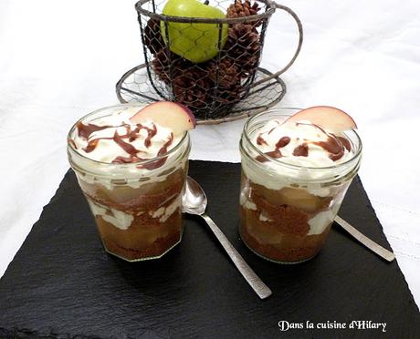 Verrine gourmande aux pommes, spéculoos, chantilly et confiture de lait / Yummy apple, speculoos cookies, Chantilly and dulce de leche glass