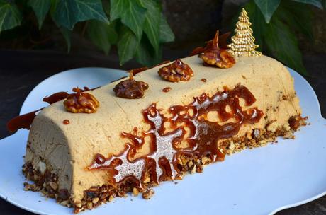 Bûche au caramel et à la noix