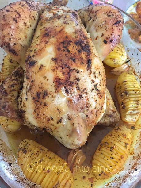 Le poulet fermier rôti au citron et à l'ail