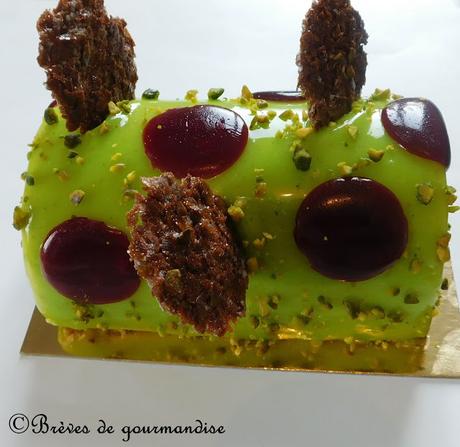 Bûche de Noël pistache-cerise