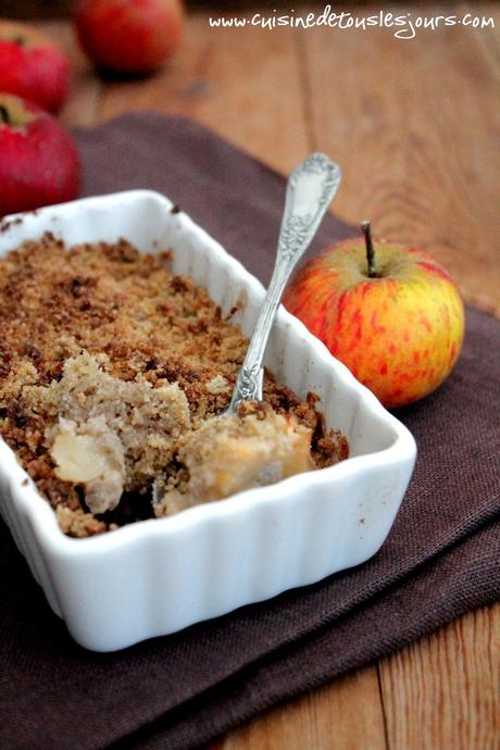 ©www.cuisinedetouslesjours.com - Crumble de pommes au blé noir