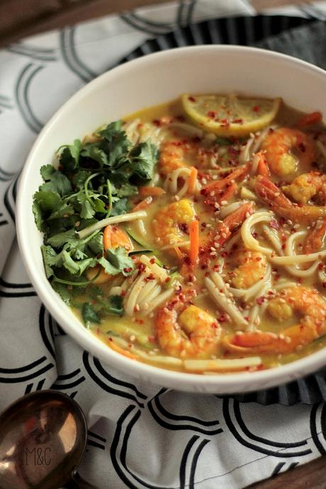 Soupe au Curry Nouilles & Crevettes et Plein d’Autres Choses …