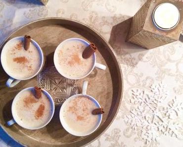 Un goûter de Noël d’enfance démarrant par un Tchaï latte, thé noir aux épices et son nuage de lait