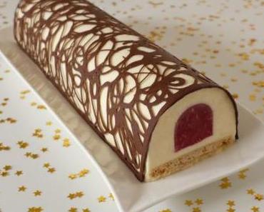 Bûche framboise amande en dentelles de chocolat