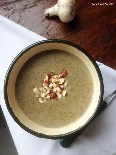 Velouté de Champignons Persil et Noisettes