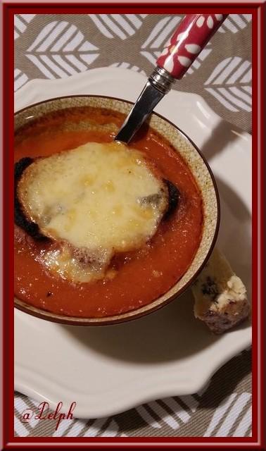 Soupe de tomates gratinée à la Fourme Persillée