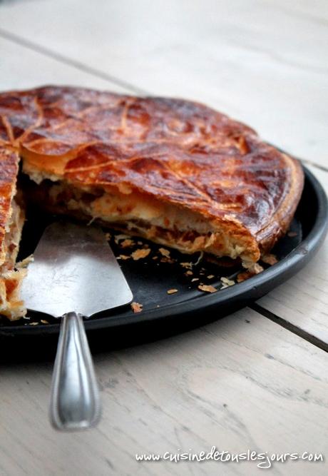 ©www.cuisinedetouslesjours.com - Galette des rois pomme, caramel au beurre salé et noisettes grillées