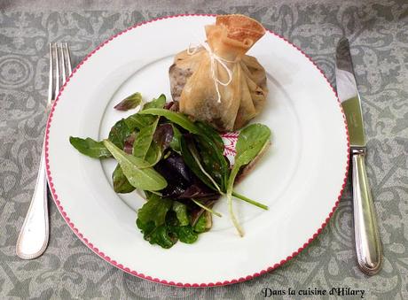 Aumônières au confit de canard, foie gras et rhubarbe / Duck confit, foie gras and rhubarb parcels