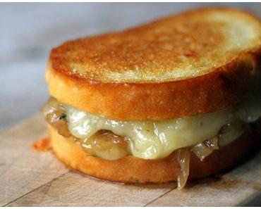 Grilled Cheese prosciutto, cheddar et confit d’oignons