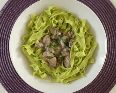 Tagliatelles vertes aux champignons et au porto